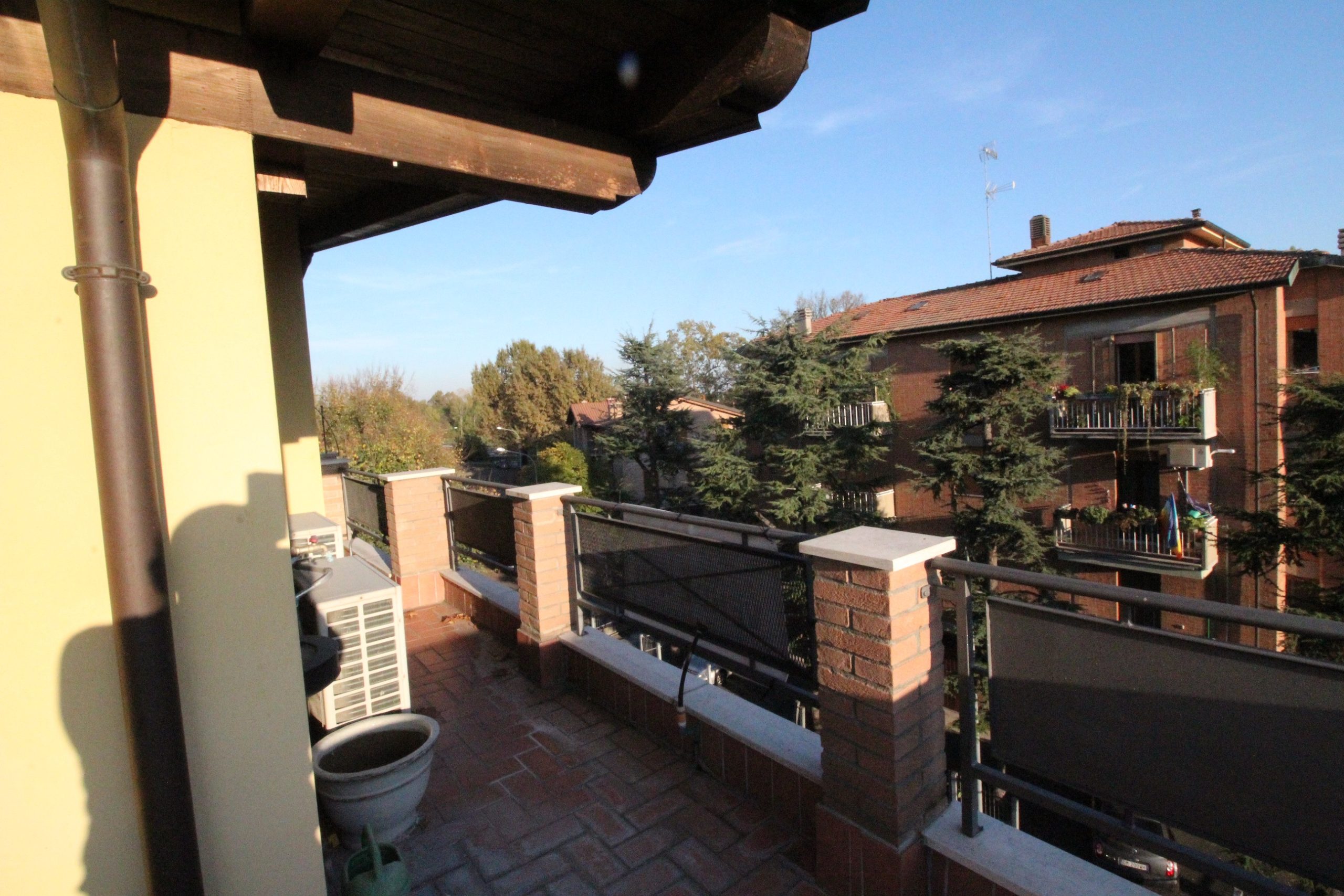 Ampio appartamento su 2 livelli con terrazzo panoramico