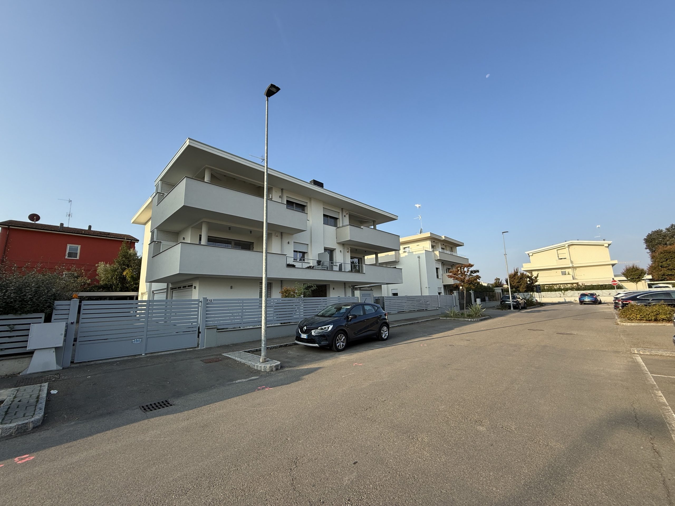 Appartamento al piano secondo con terrazzo