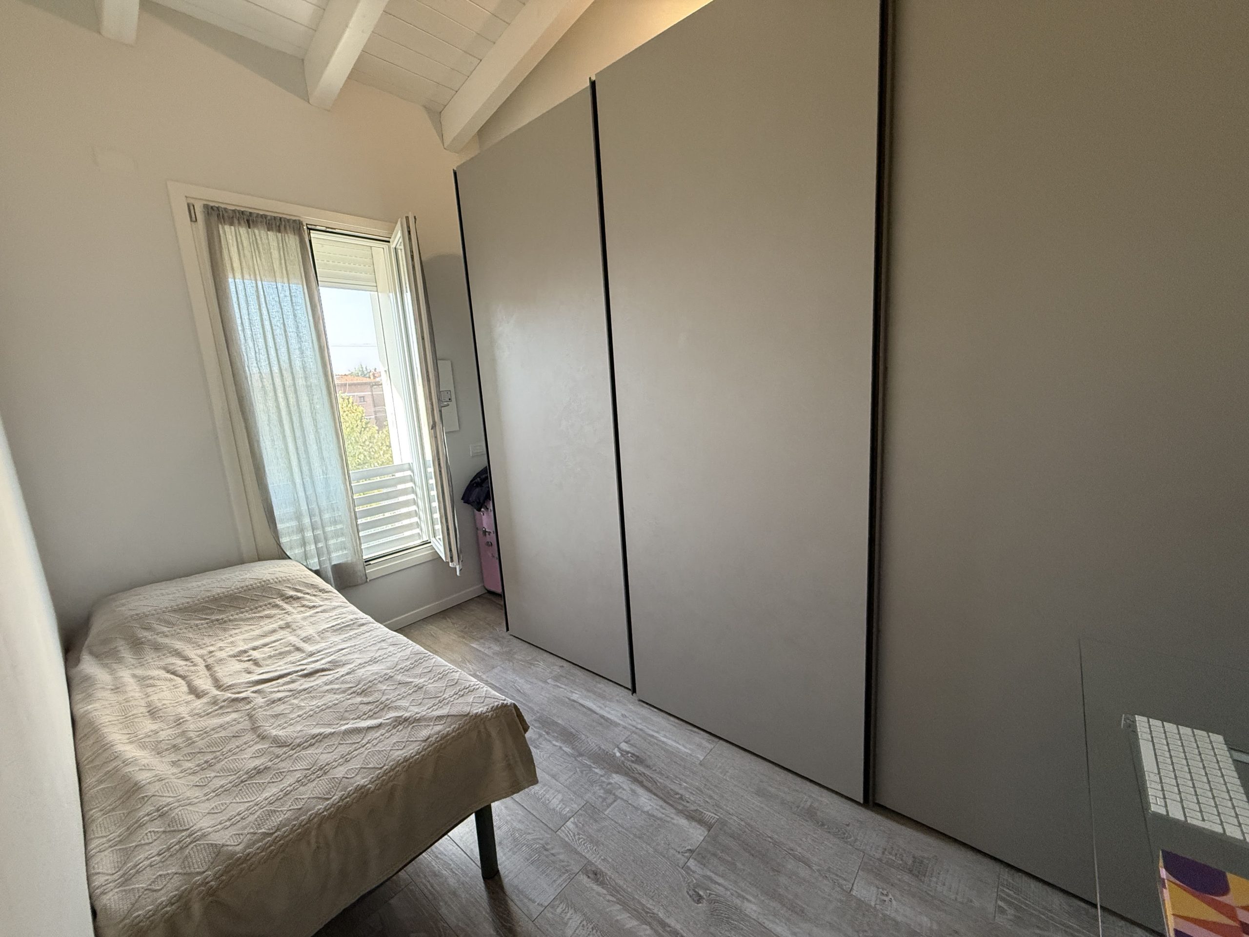 Appartamento al piano secondo con terrazzo