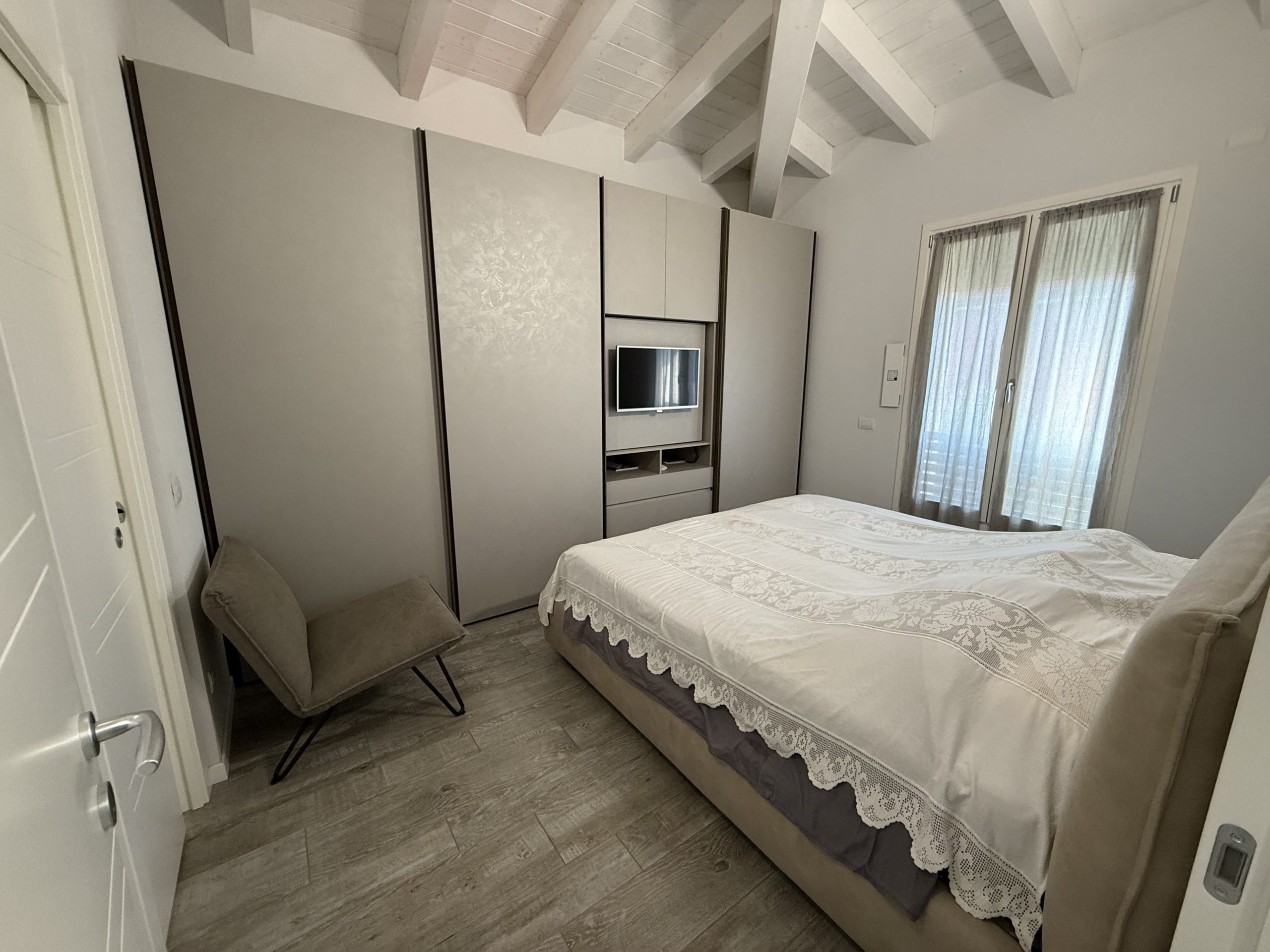 Appartamento al piano secondo con terrazzo