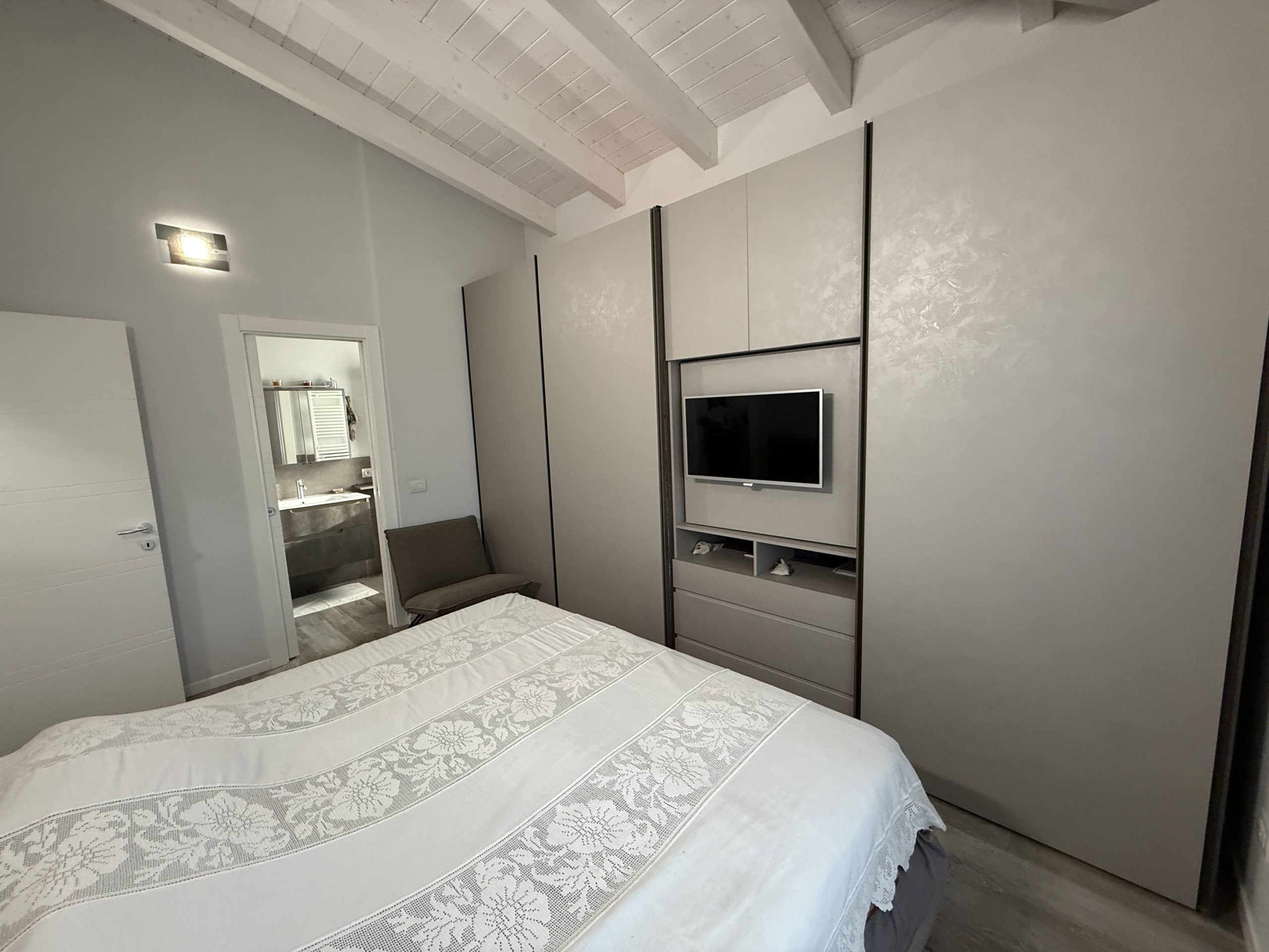 Appartamento al piano secondo con terrazzo