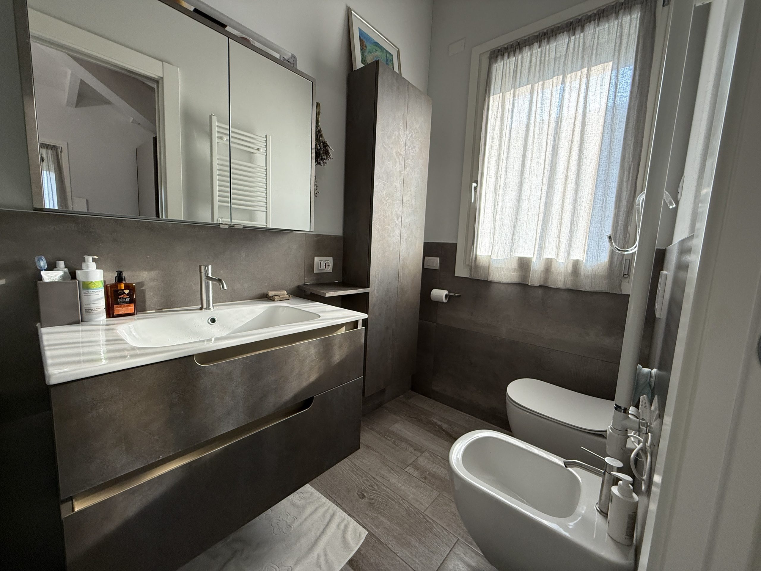 Appartamento al piano secondo con terrazzo