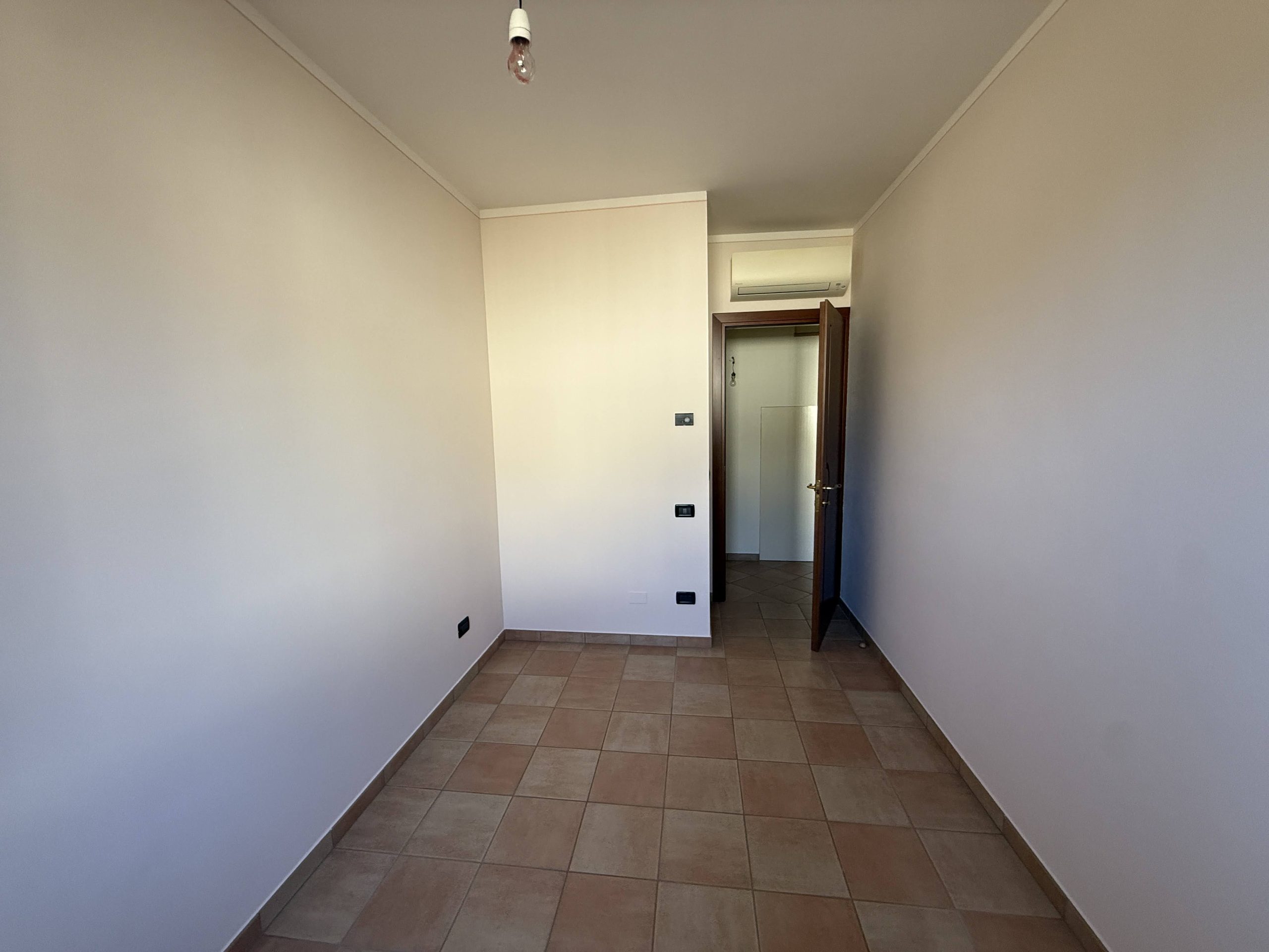 Metà casa bifamiliare di ampie metrature