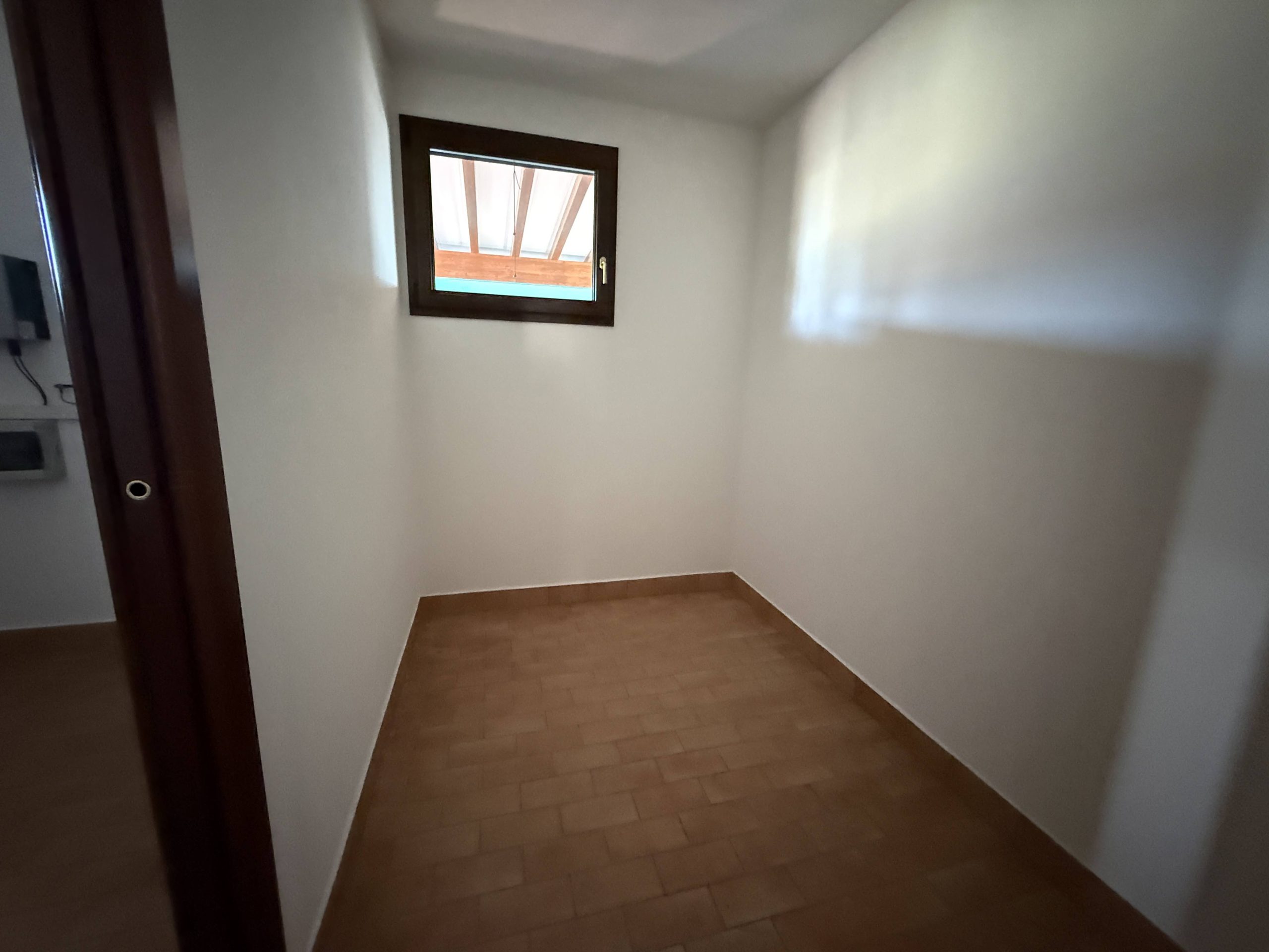 Metà casa bifamiliare di ampie metrature