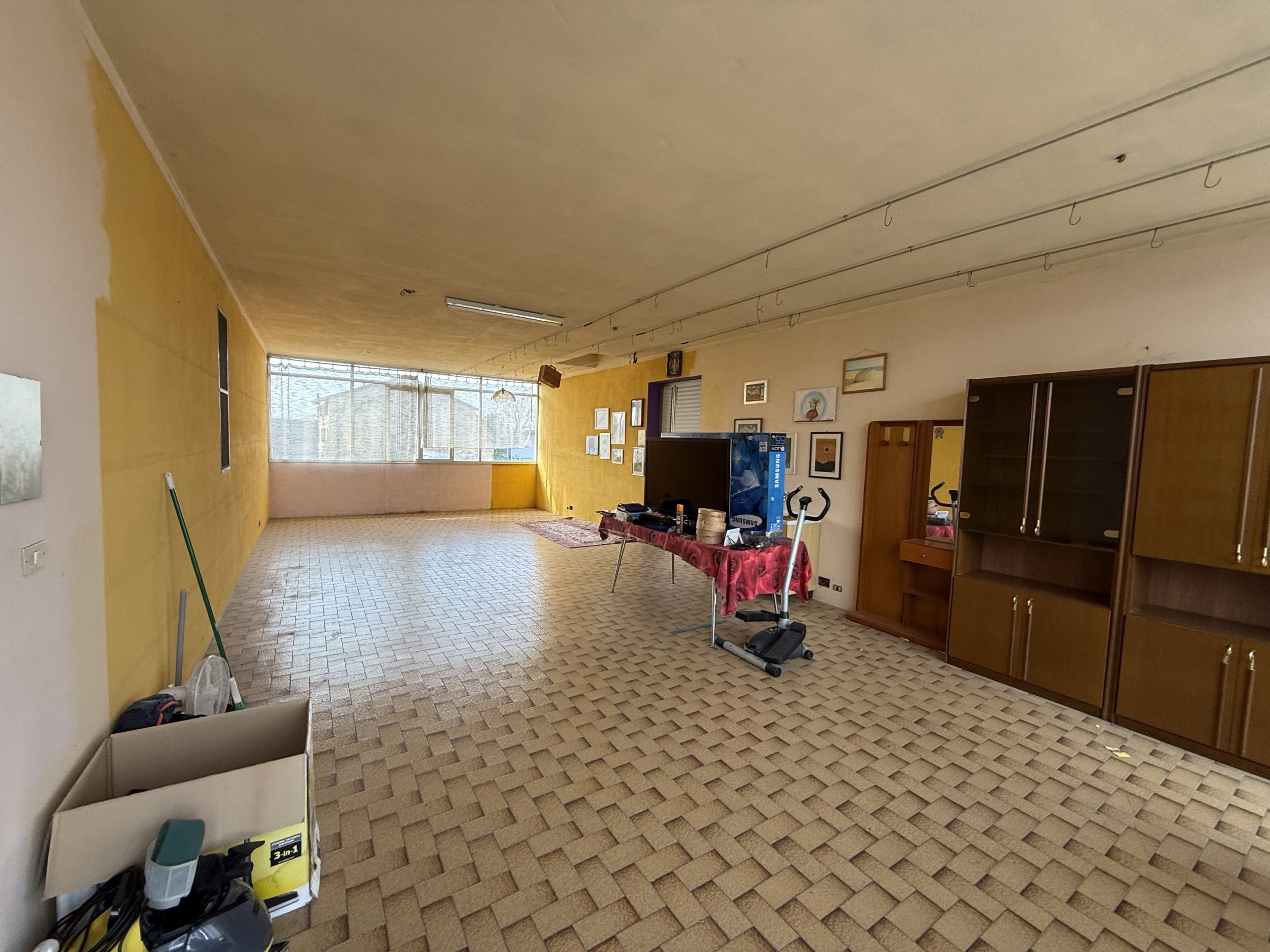 Casa indipendente con laboratorio