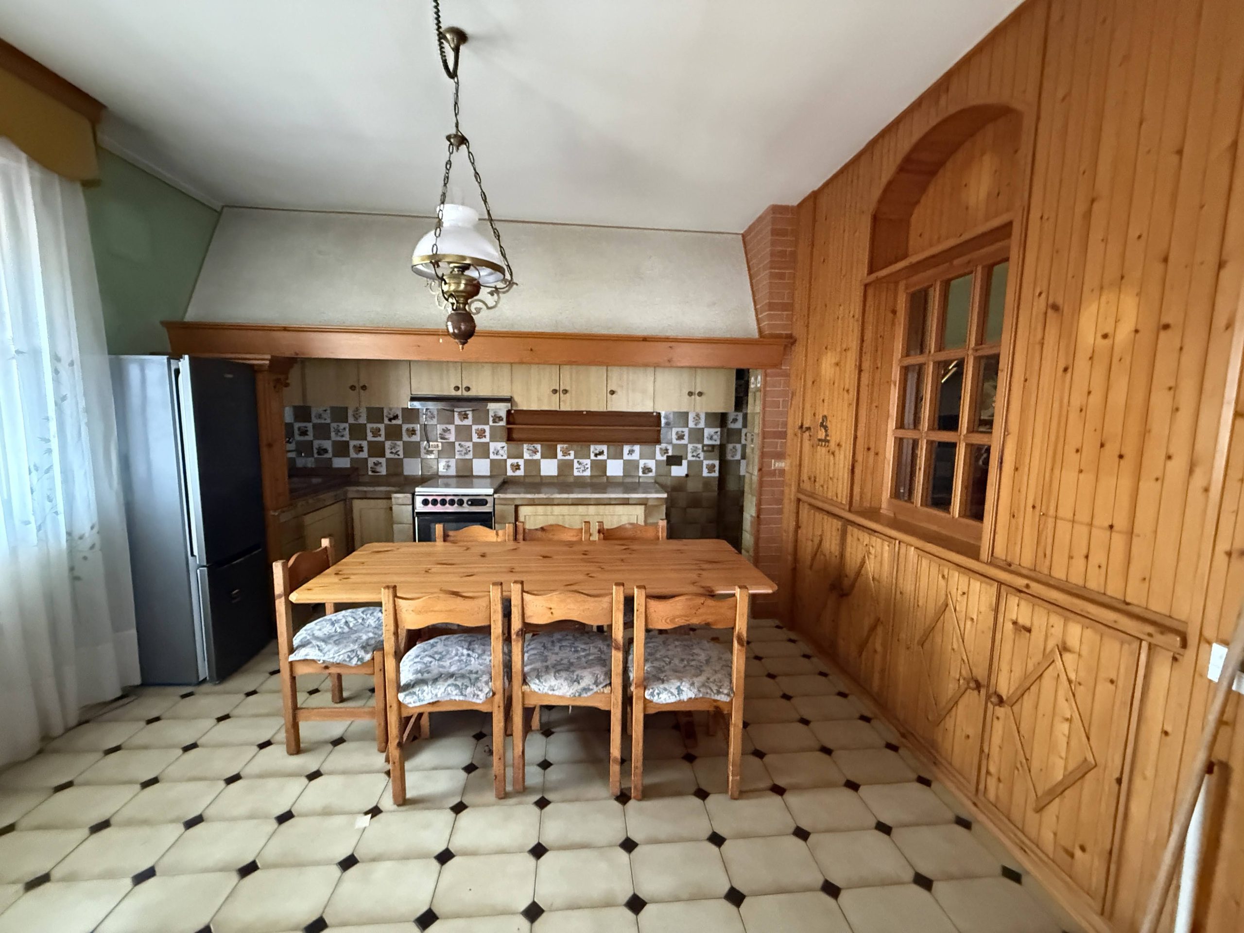 Casa indipendente con laboratorio