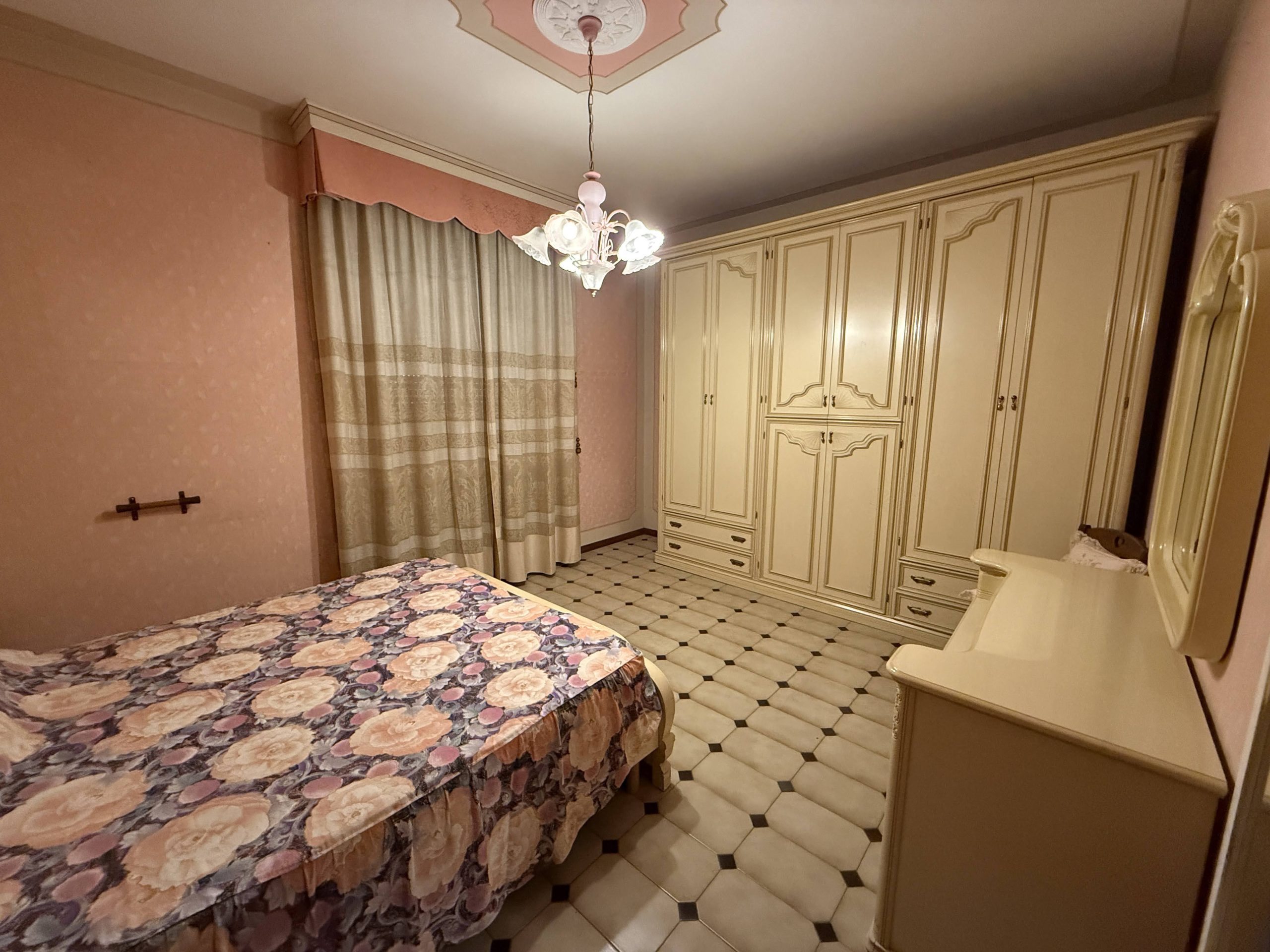 Casa indipendente con laboratorio