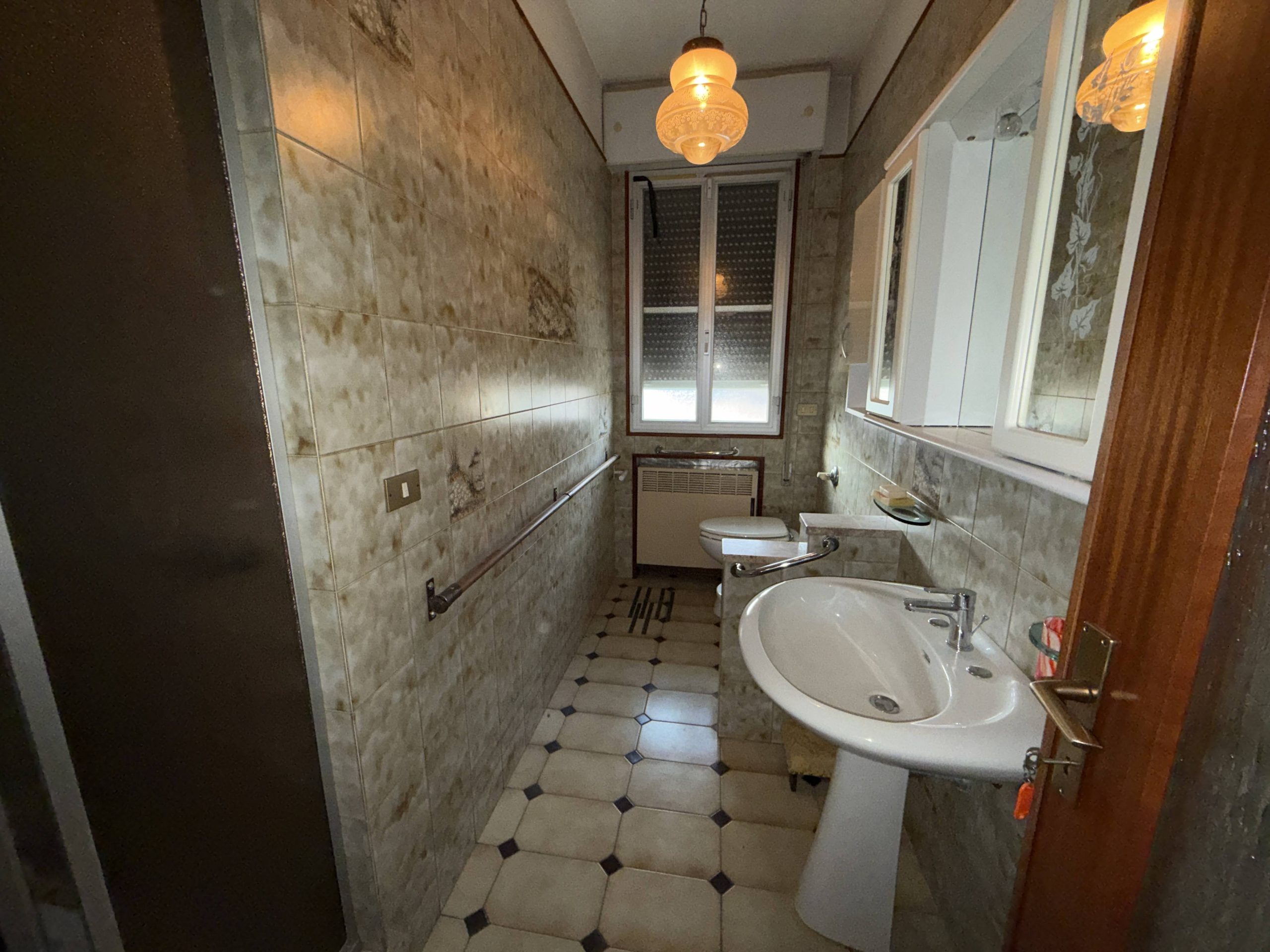 Casa indipendente con laboratorio