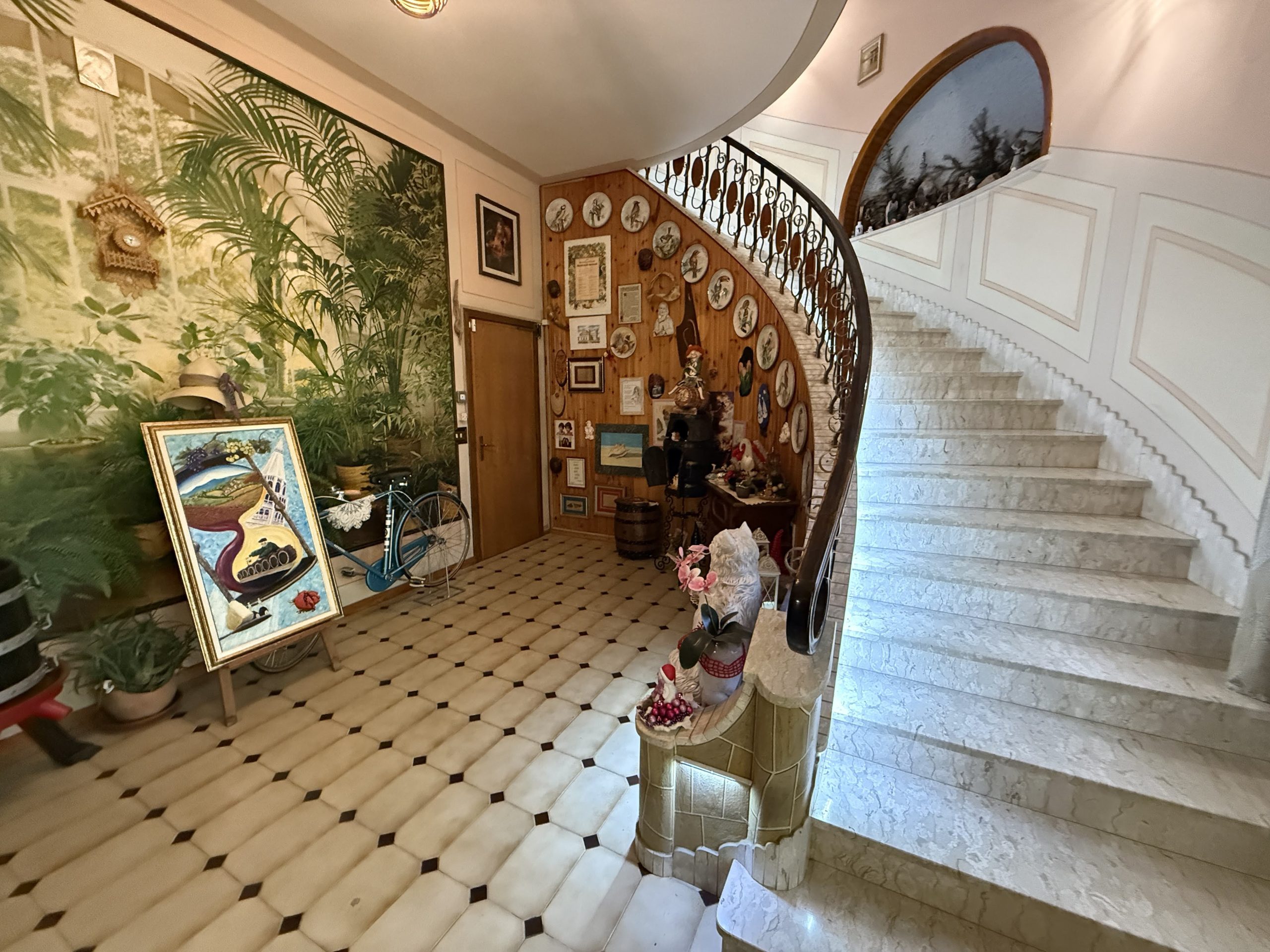 Casa indipendente con laboratorio