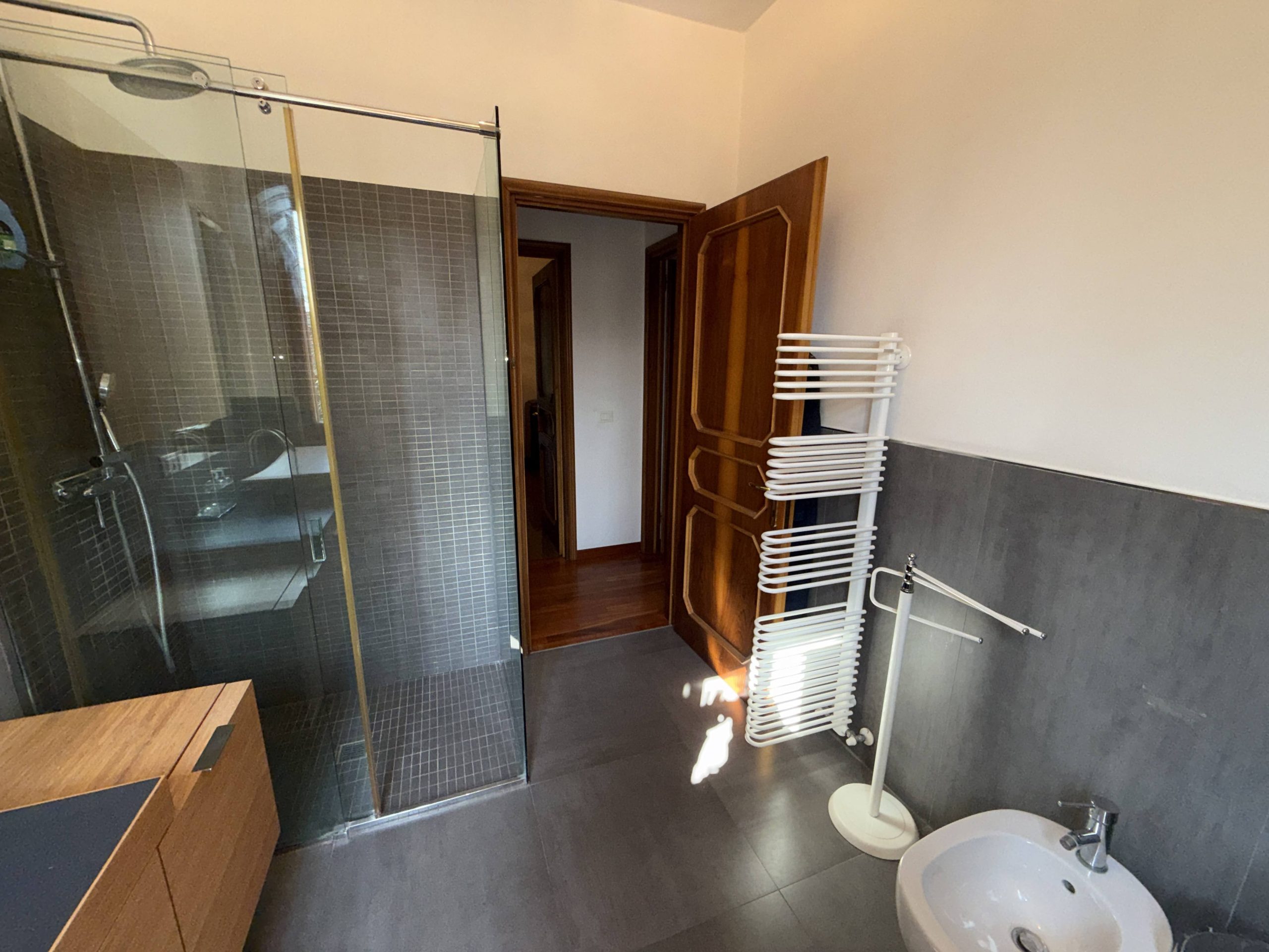 Splendida Porzione di Bifamiliare con Giardino Privato