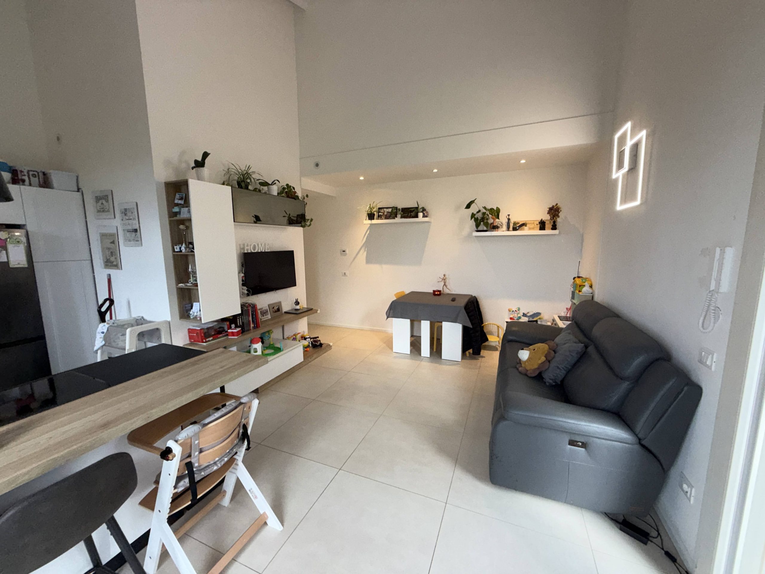 Appartamento indipendente con giardino privato Appartamento indipendente con giardino privato