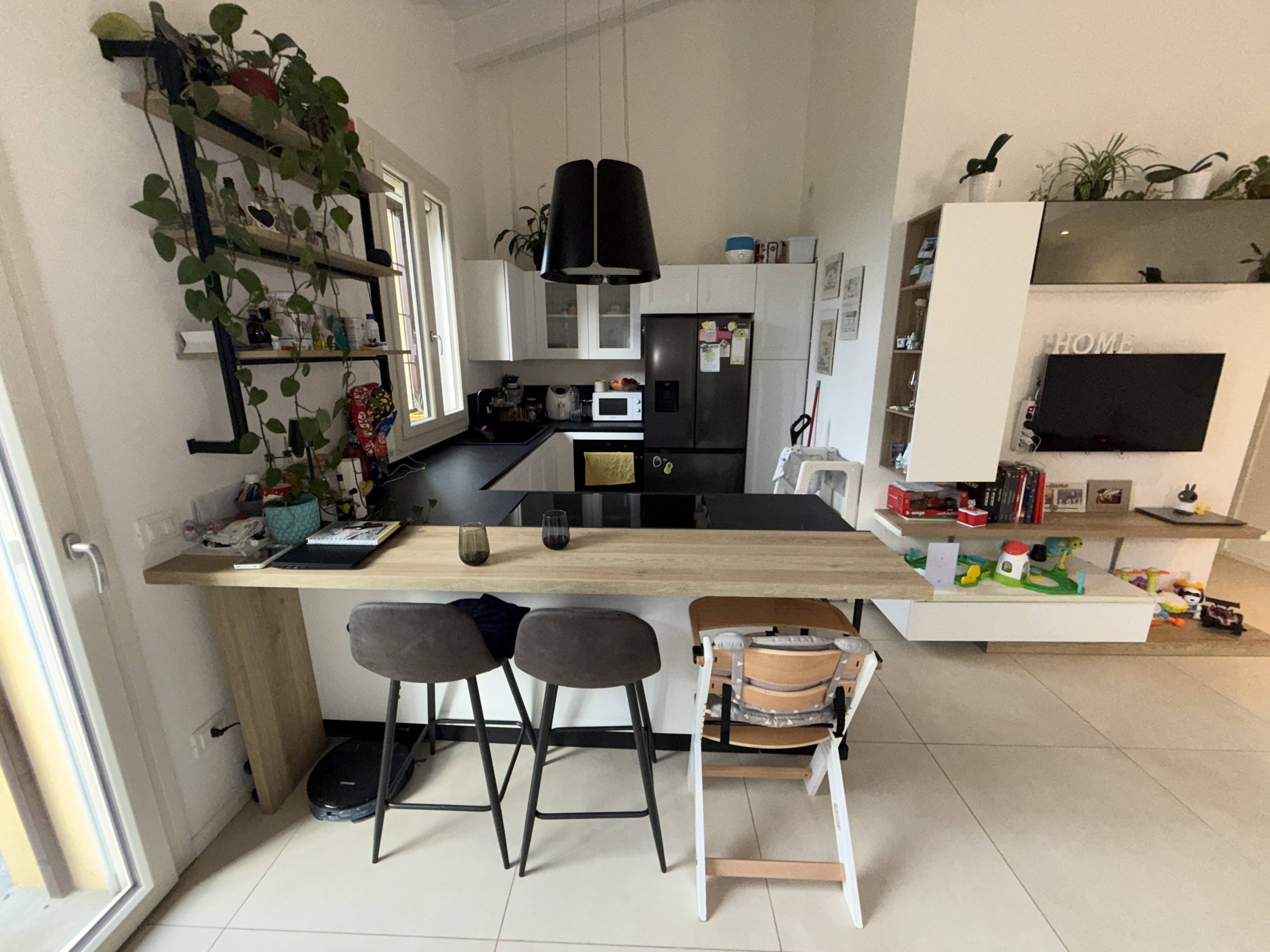 Appartamento indipendente con giardino privato Appartamento indipendente con giardino privato